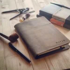 سالنامه چرم