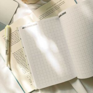 طراحی در دفتر شطرنجی