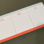 دفتر برنامه ریزی رومیزی هفتگی قرمز 6