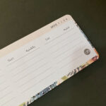 دفتر برنامه ریزی رومیزی هفتگی گل سفید 6